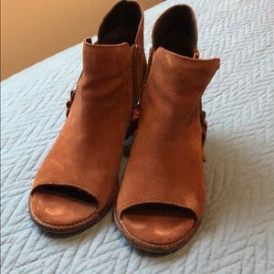heeled booties